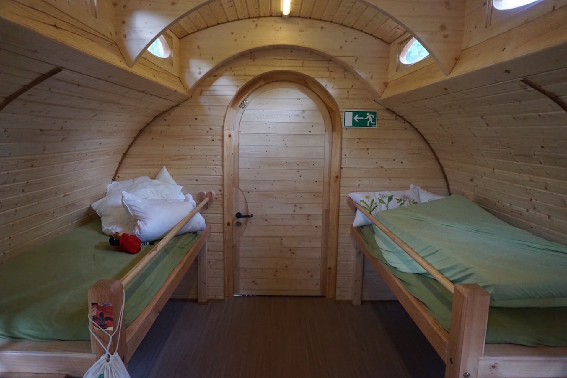 Holzbetten für Gäste, Kinderbett aus Holz, Hotelbedarf
